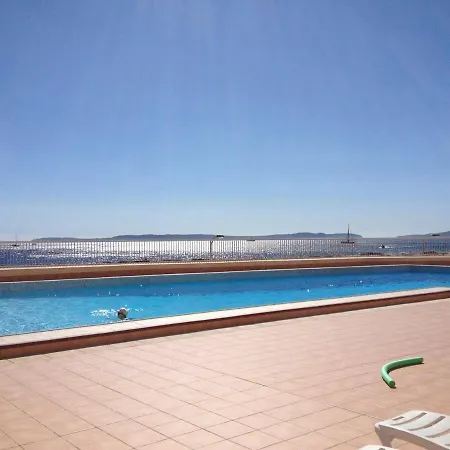 Apartamento Studio Bormes-les-Mimosas, studio flat, 4 persons - FR-1-610-3 *